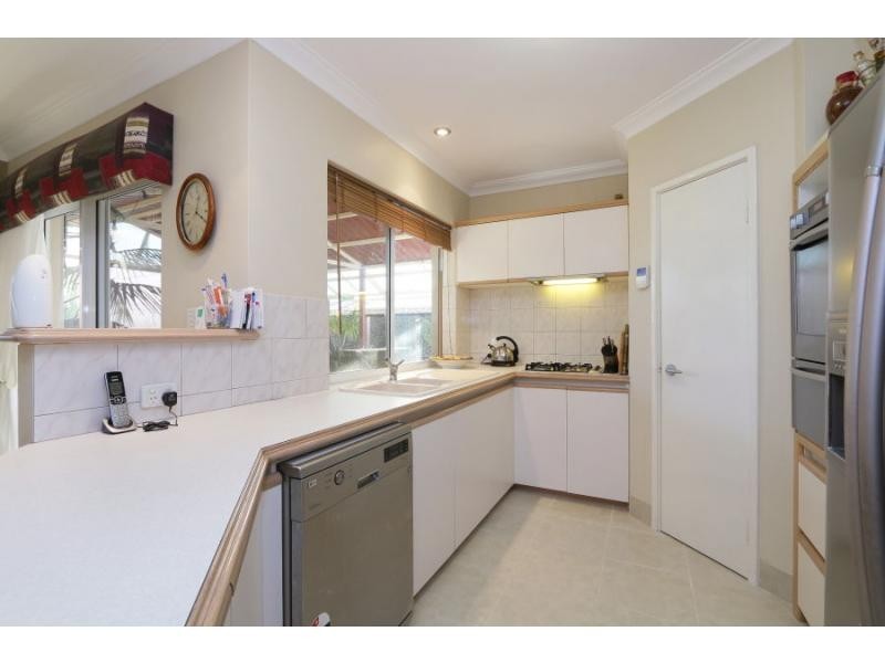 5 Hillview Rise, Cooloongup WA 6168
