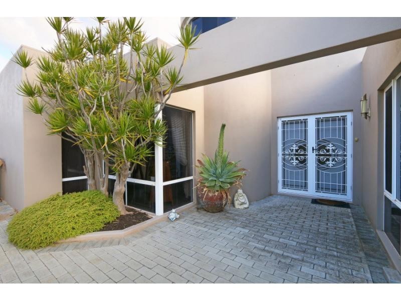 5 Hillview Rise, Cooloongup WA 6168