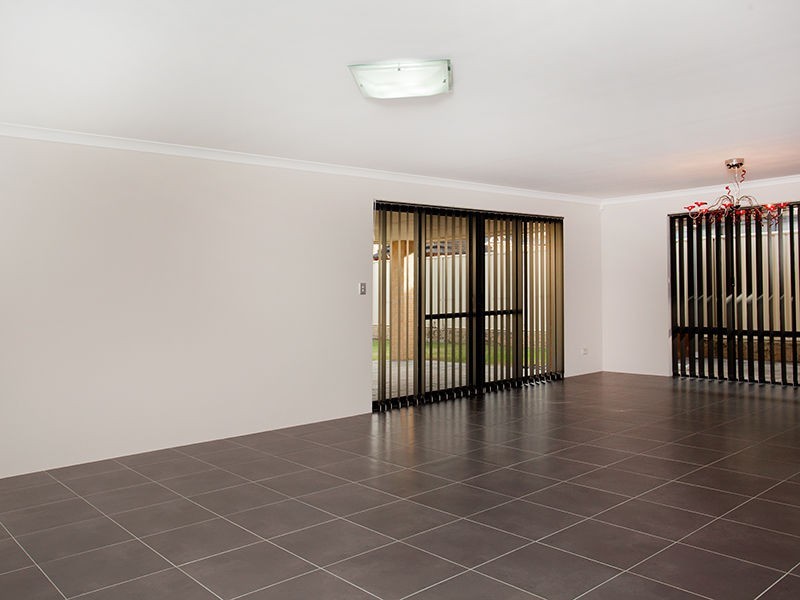 31 Benjamin Crescent, Tapping WA 6065