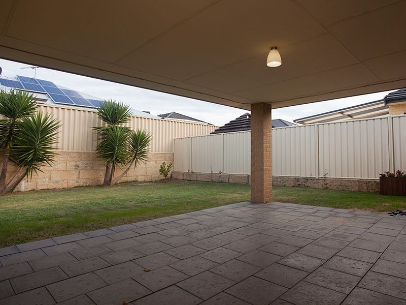 31 Benjamin Crescent, Tapping WA 6065