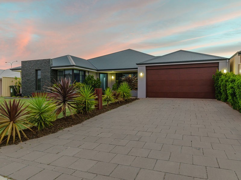 31 Benjamin Crescent, Tapping WA 6065