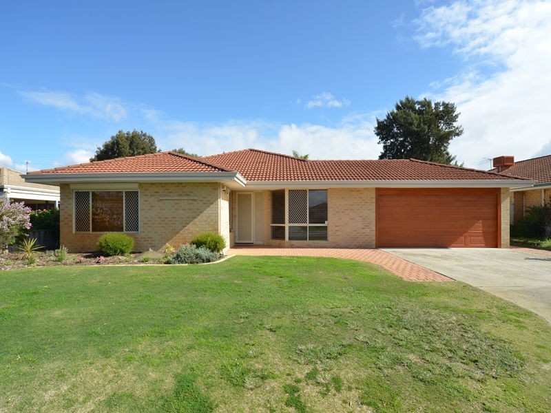 18 Winchester Place, Ballajura WA 6066