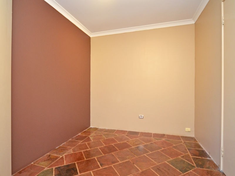 18 Winchester Place, Ballajura WA 6066