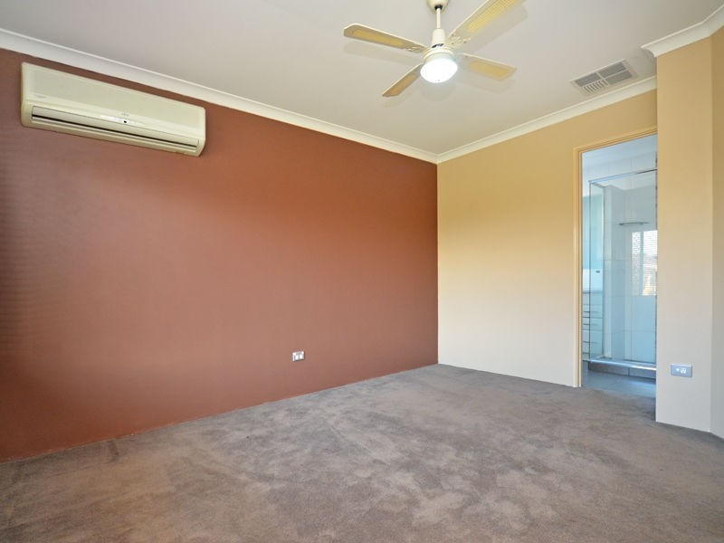 18 Winchester Place, Ballajura WA 6066