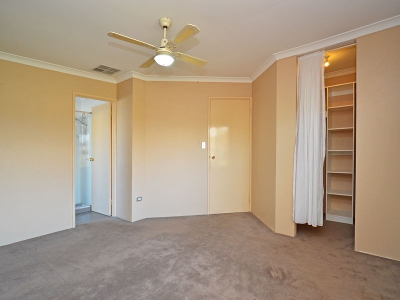 18 Winchester Place, Ballajura WA 6066