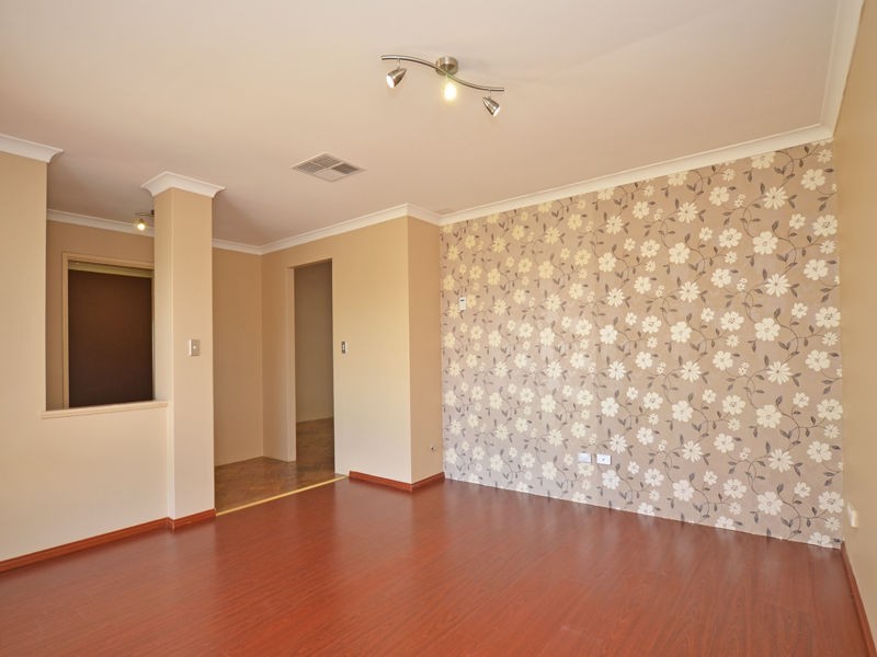 18 Winchester Place, Ballajura WA 6066