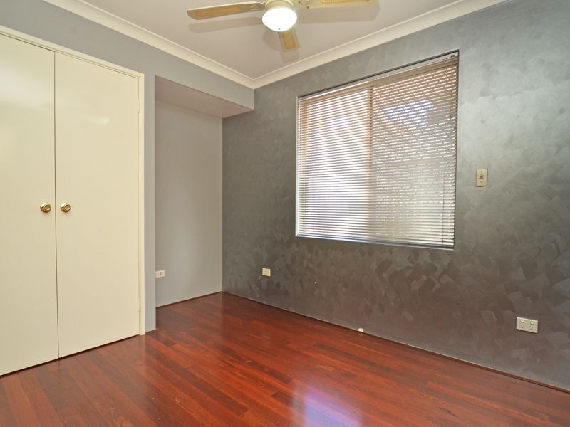 18 Winchester Place, Ballajura WA 6066