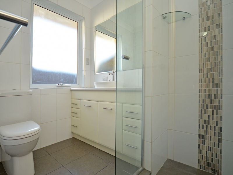 18 Winchester Place, Ballajura WA 6066