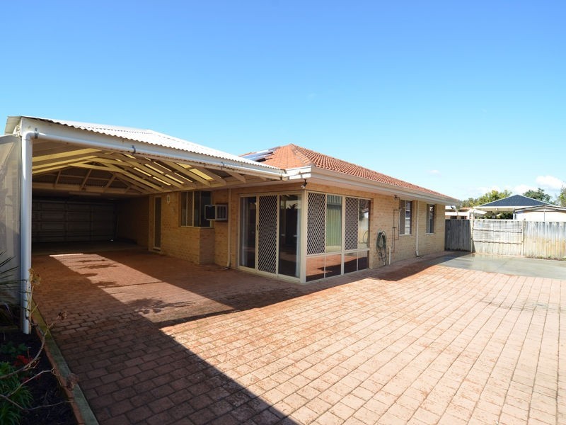 18 Winchester Place, Ballajura WA 6066