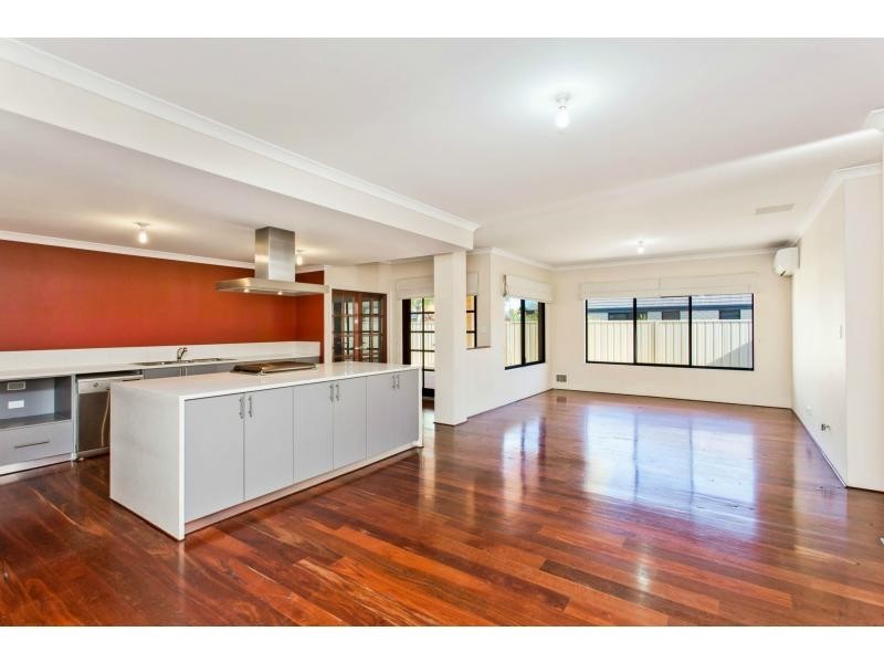 31 Jackadder Avenue, Hammond Park WA 6164