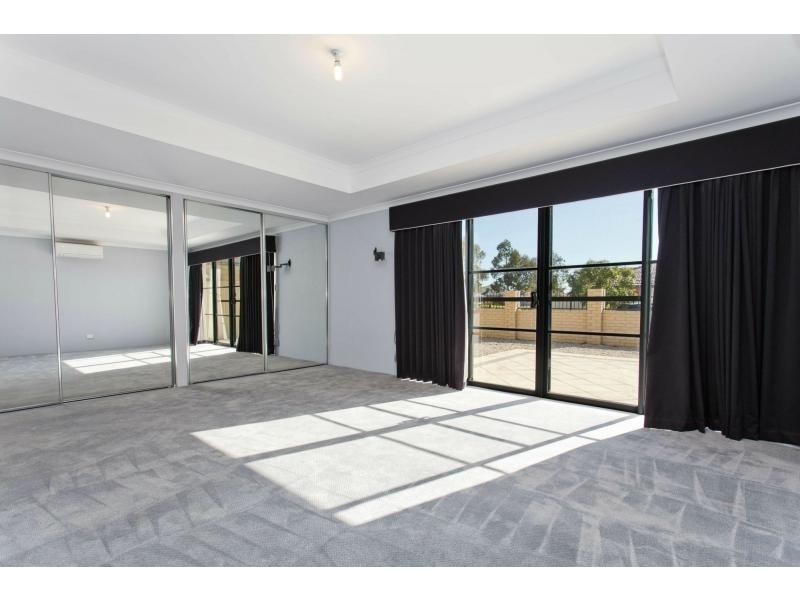 31 Jackadder Avenue, Hammond Park WA 6164