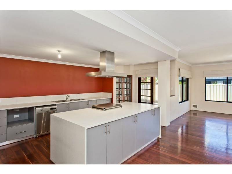 31 Jackadder Avenue, Hammond Park WA 6164