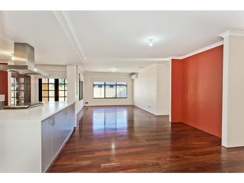 31 Jackadder Avenue, Hammond Park WA 6164