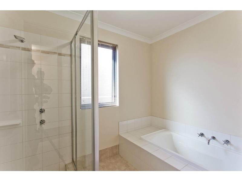 31 Jackadder Avenue, Hammond Park WA 6164