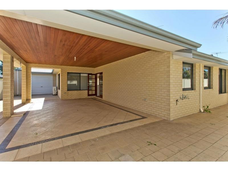 31 Jackadder Avenue, Hammond Park WA 6164