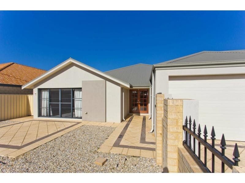 31 Jackadder Avenue, Hammond Park WA 6164