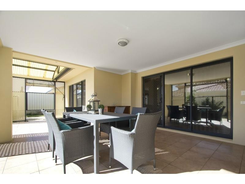 22 King David Boulevard, Madeley WA 6065