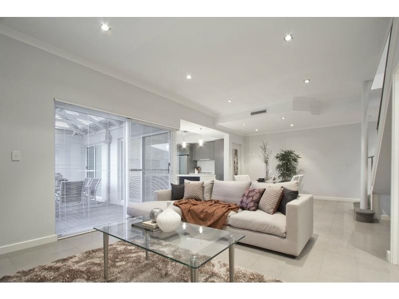 40B Kembla Circle, Madeley WA 6065