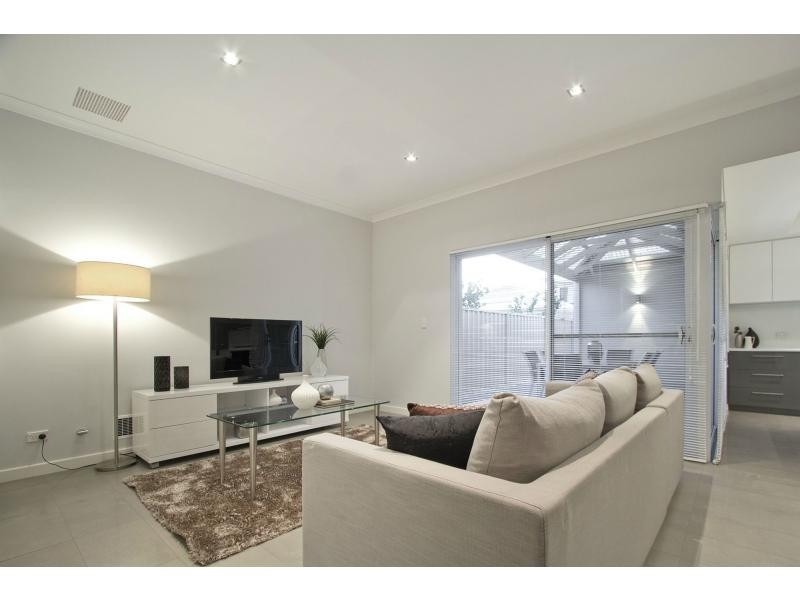 40B Kembla Circle, Madeley WA 6065