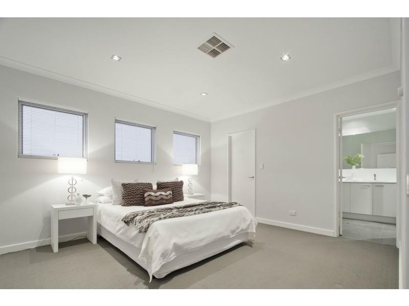 40B Kembla Circle, Madeley WA 6065