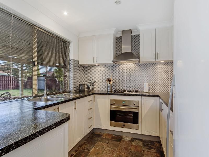 9 Toulon Gardens, Port Kennedy WA 6172