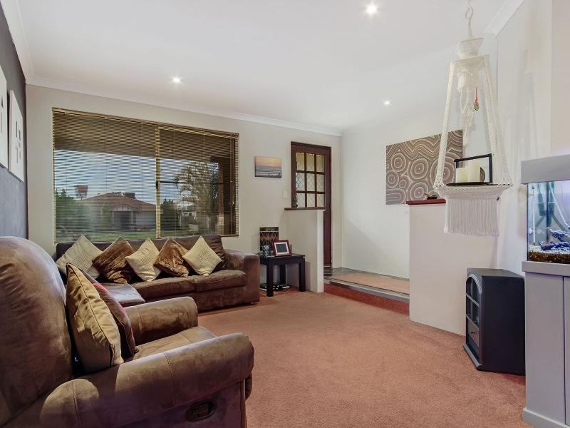 9 Toulon Gardens, Port Kennedy WA 6172