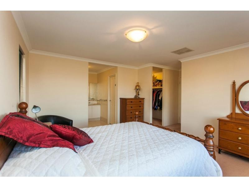 98 Shreeve Road, Canning Vale WA 6155