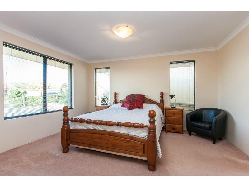 98 Shreeve Road, Canning Vale WA 6155