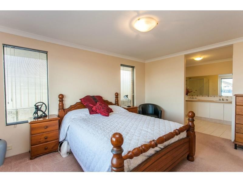 98 Shreeve Road, Canning Vale WA 6155