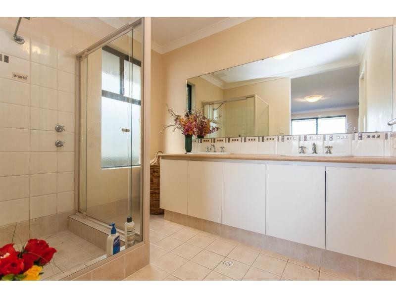 98 Shreeve Road, Canning Vale WA 6155