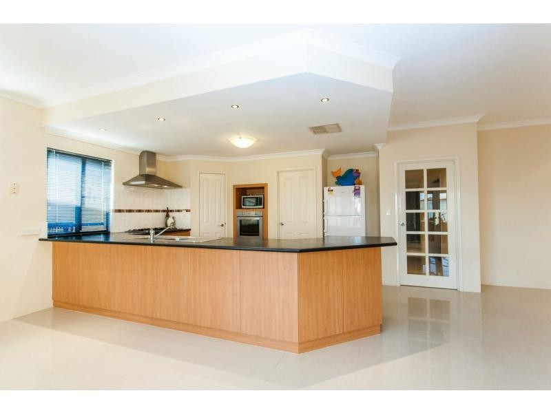 98 Shreeve Road, Canning Vale WA 6155