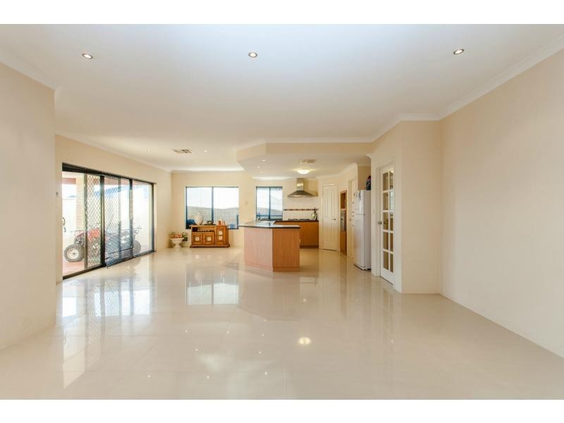 98 Shreeve Road, Canning Vale WA 6155
