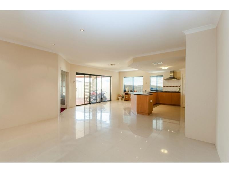 98 Shreeve Road, Canning Vale WA 6155