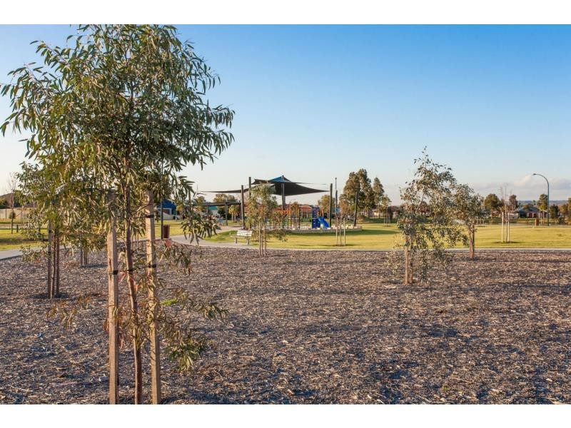 98 Shreeve Road, Canning Vale WA 6155