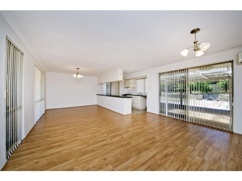 8 Foxglove Gardens, Mirrabooka WA 6061