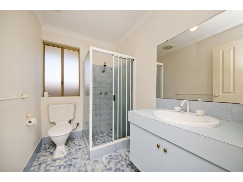 8 Foxglove Gardens, Mirrabooka WA 6061