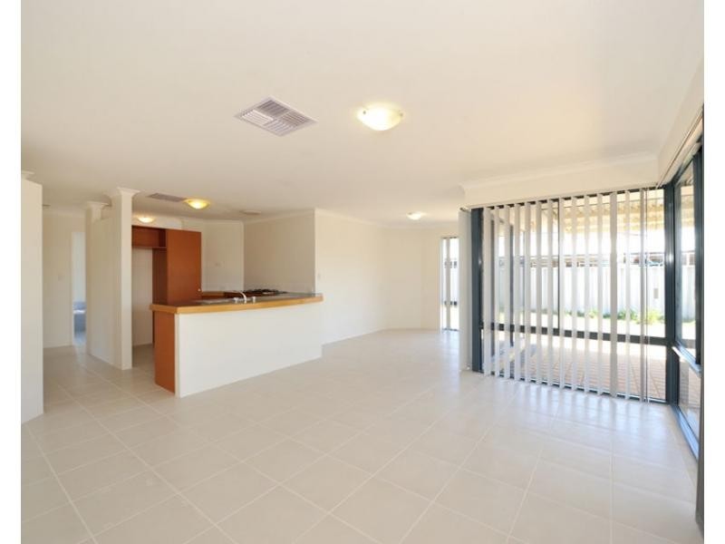 11 Moorburg Loop, Port Kennedy WA 6172