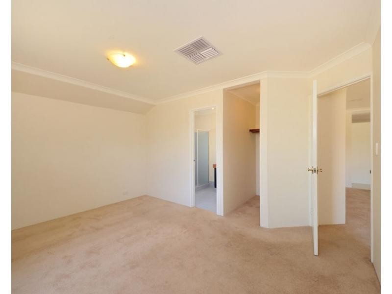 11 Moorburg Loop, Port Kennedy WA 6172