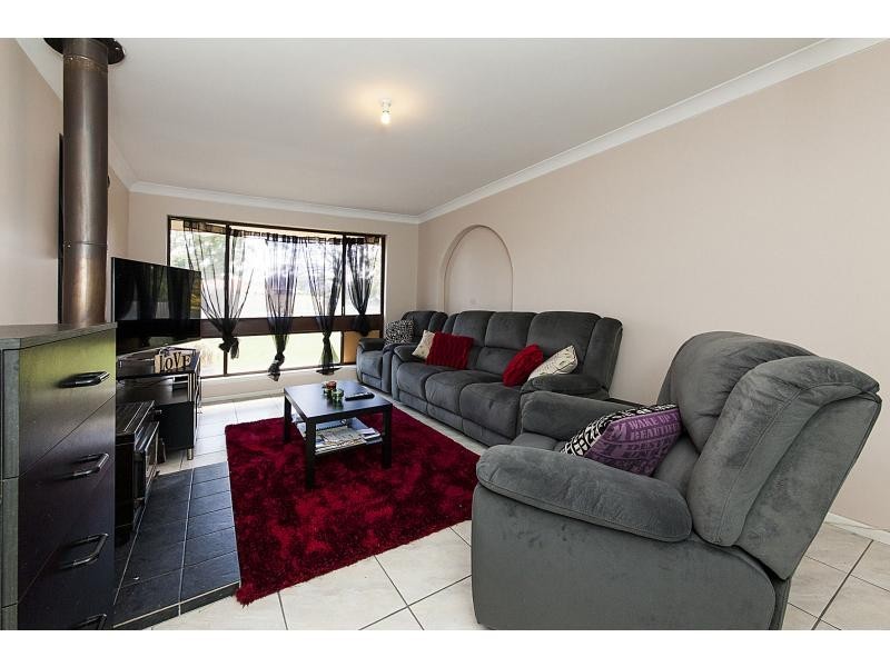 6 Range Court, High Wycombe WA 6057