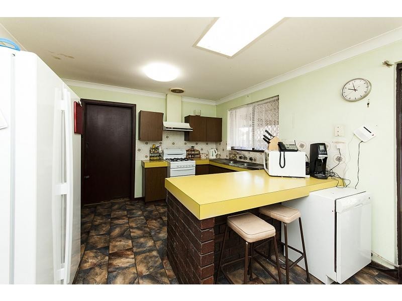 6 Range Court, High Wycombe WA 6057
