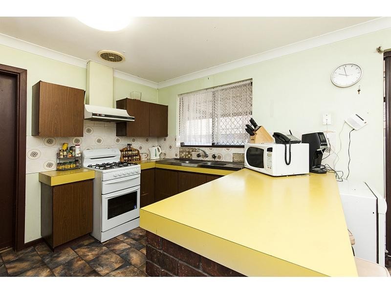 6 Range Court, High Wycombe WA 6057