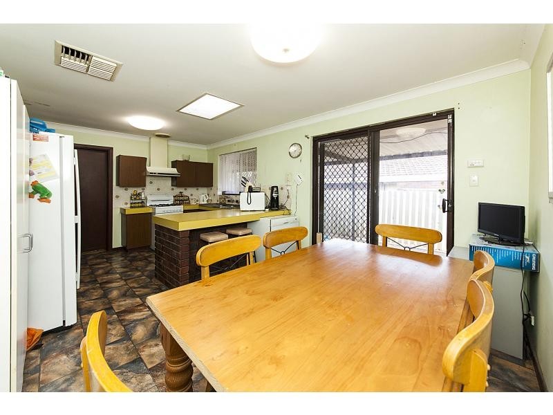 6 Range Court, High Wycombe WA 6057
