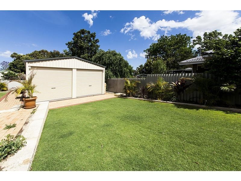 6 Range Court, High Wycombe WA 6057