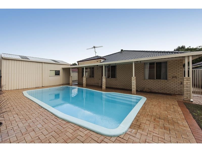53 Parkland Drive, Warnbro WA 6169