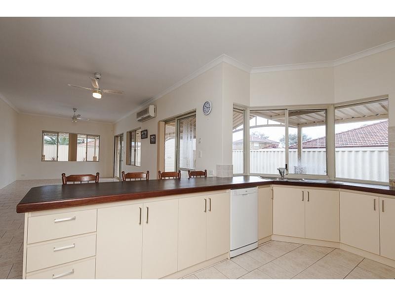 53 Parkland Drive, Warnbro WA 6169