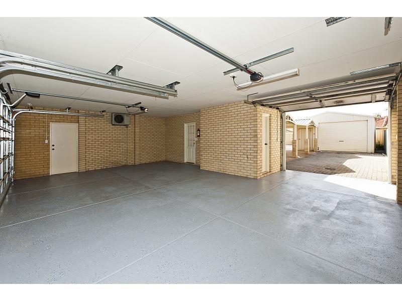 53 Parkland Drive, Warnbro WA 6169