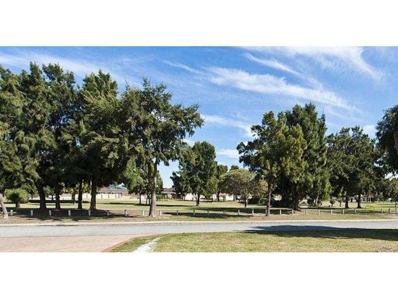 53 Parkland Drive, Warnbro WA 6169