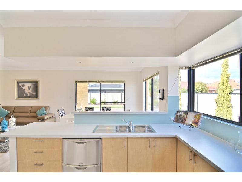 9 Woodside Loop, Beckenham WA 6107