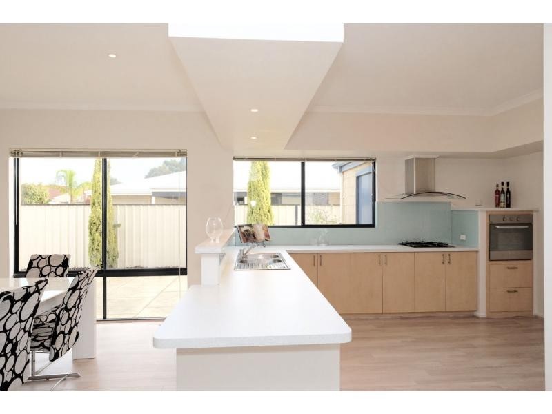 9 Woodside Loop, Beckenham WA 6107