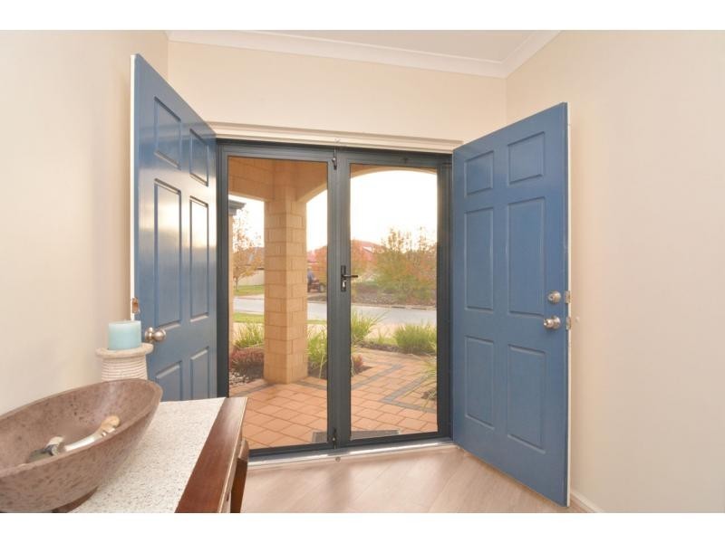 9 Woodside Loop, Beckenham WA 6107